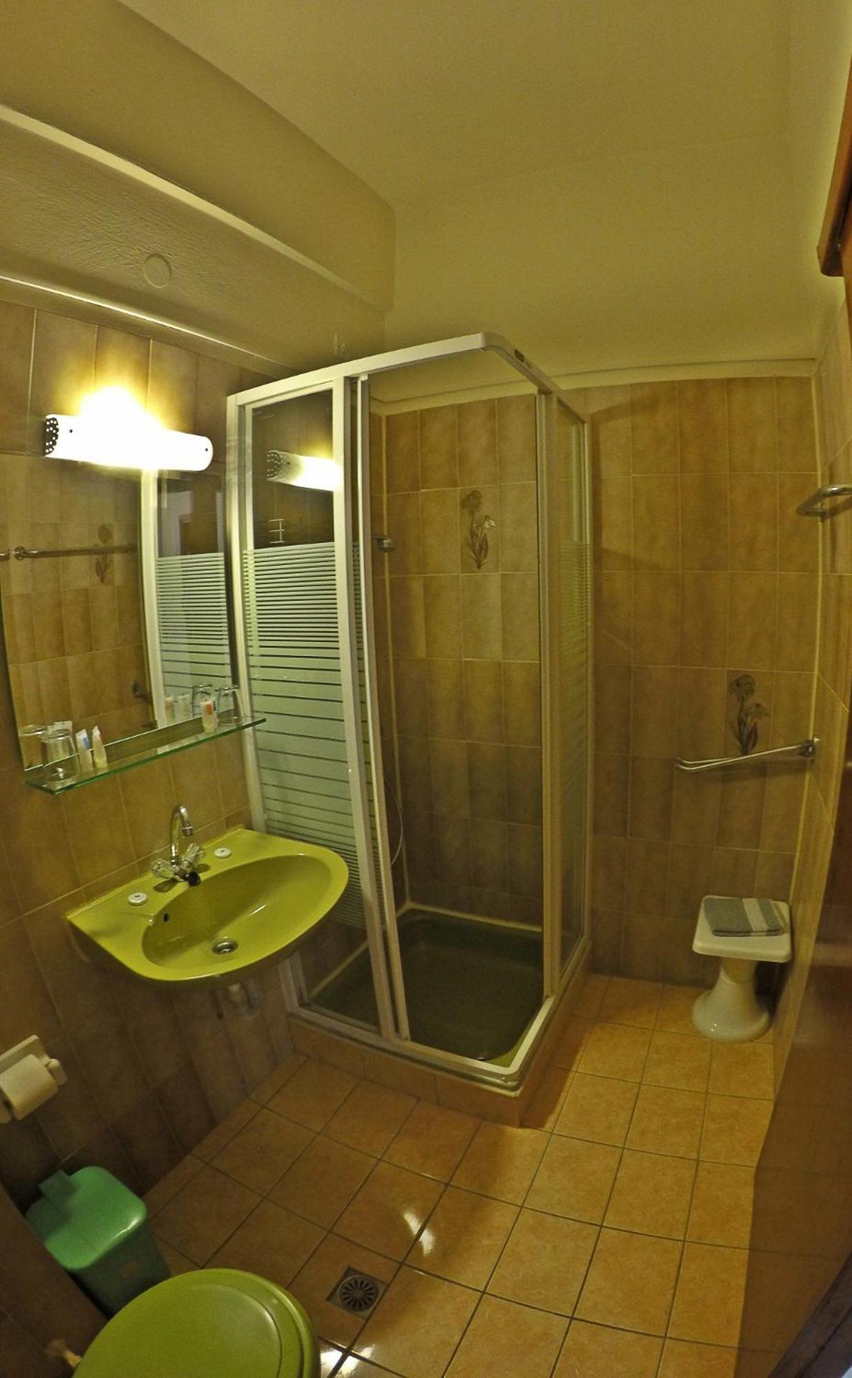 Tina Hotel 2*