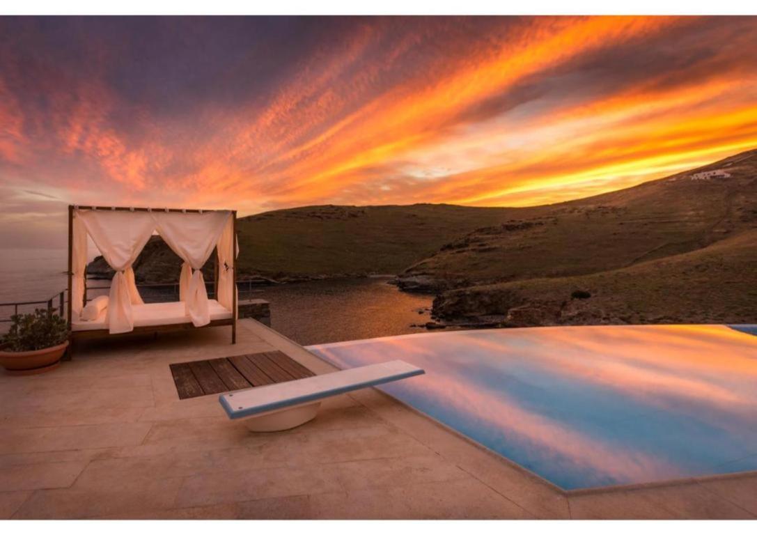 Guest house Blueros - Black Stone Megas Gialos - Nites