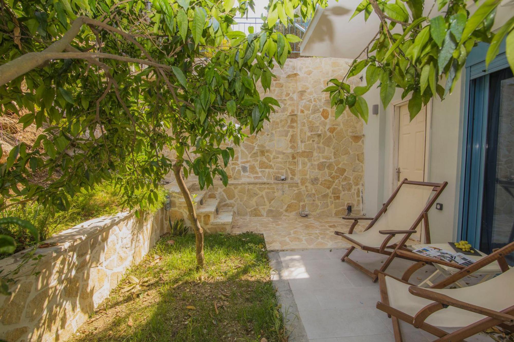 Aκrotiriresort Bed & Breakfast *