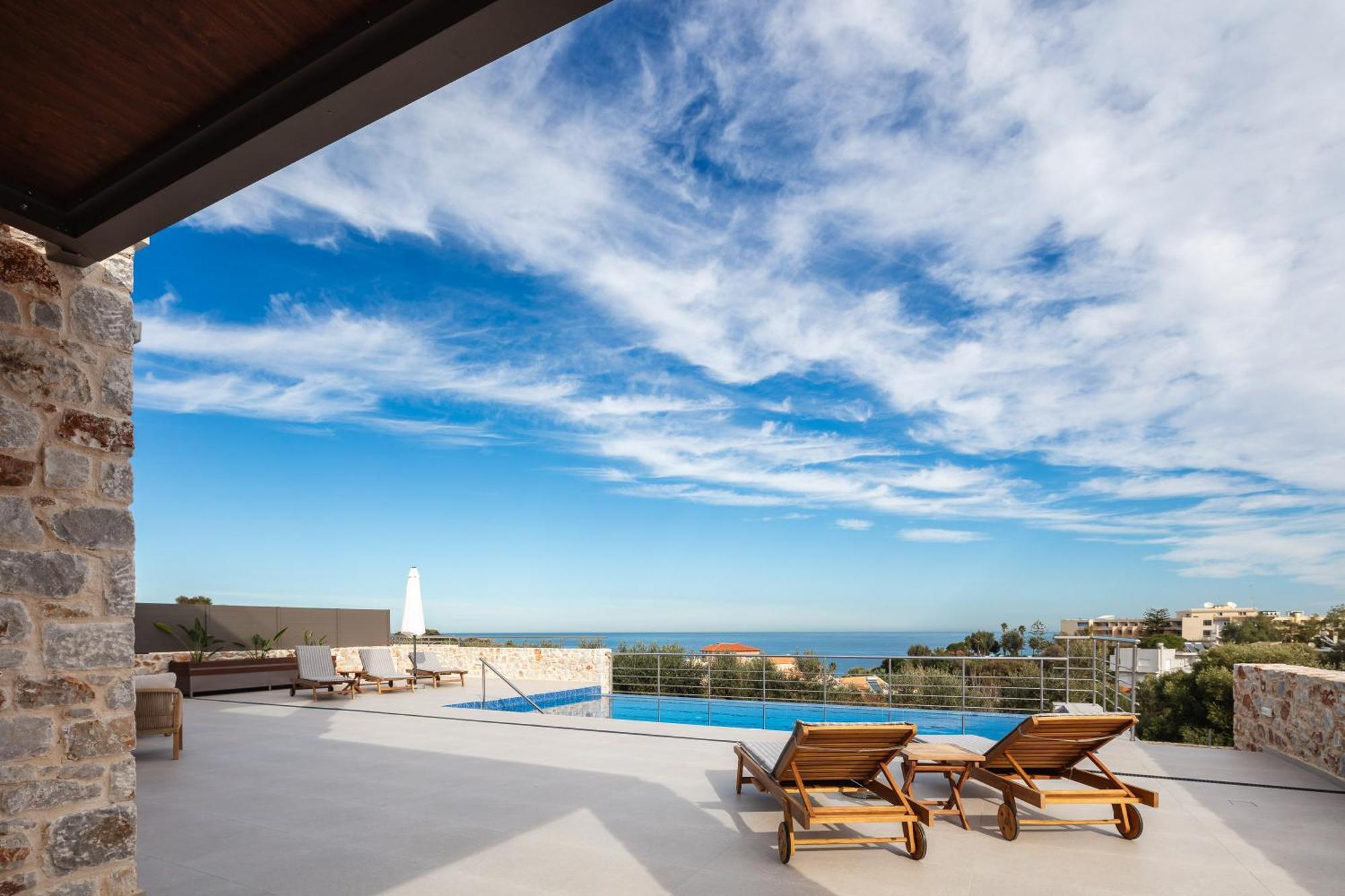 Oinolithos Luxury Villa