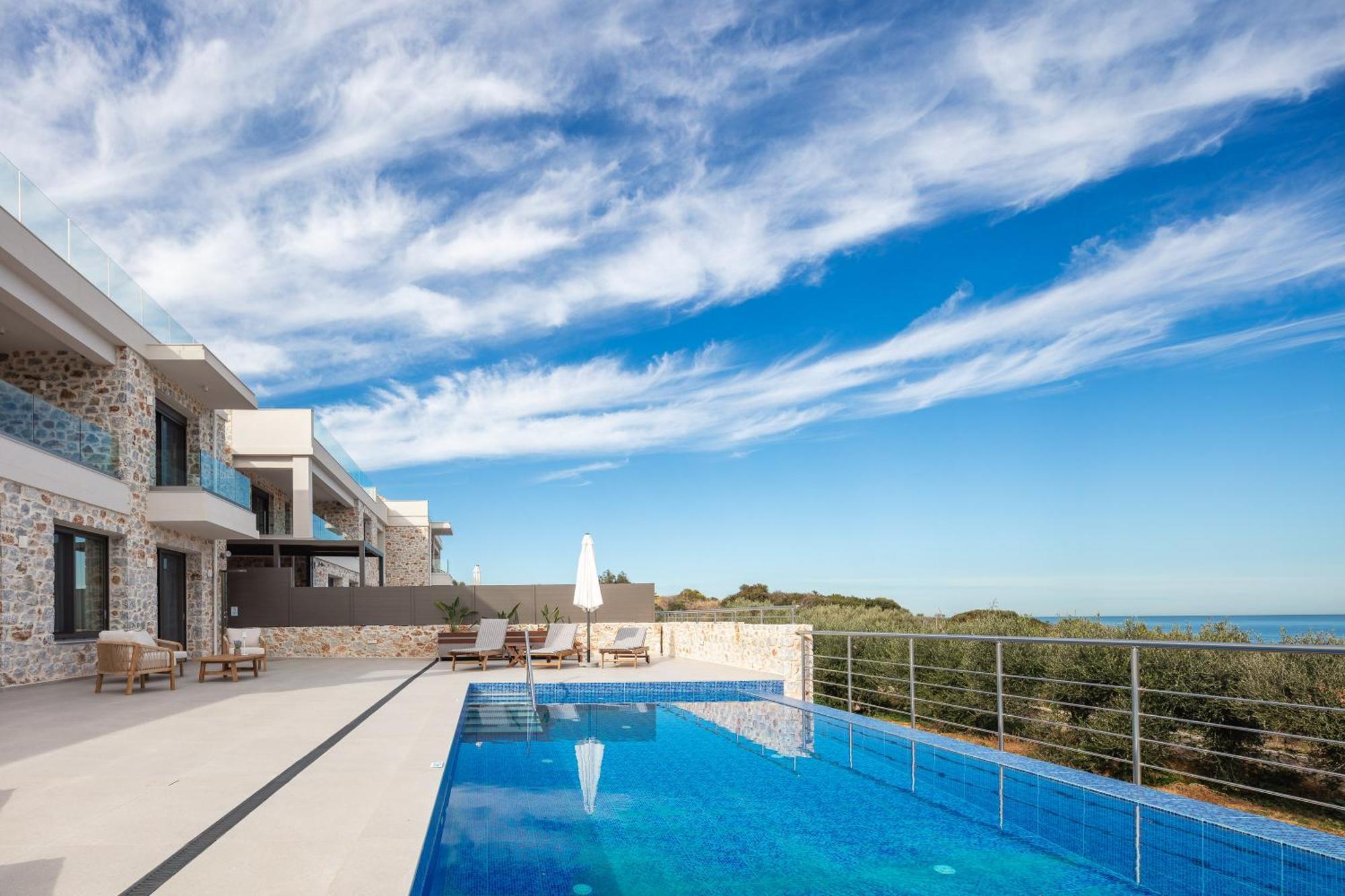Oinolithos Luxury Villa *