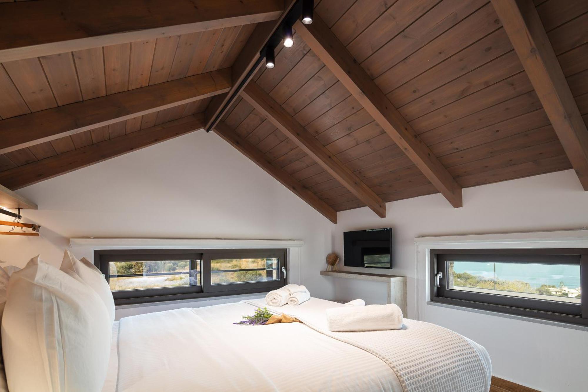 Oinolithos Luxury Villa *