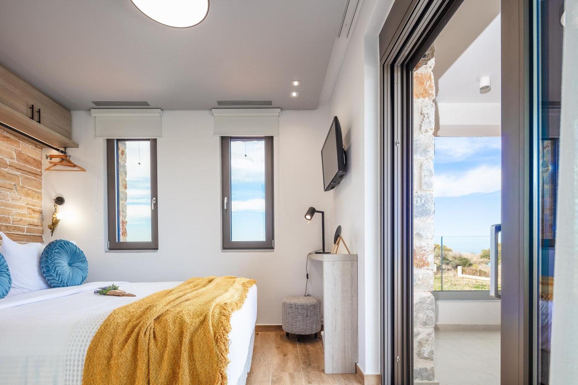 Oinolithos Luxury Villa
