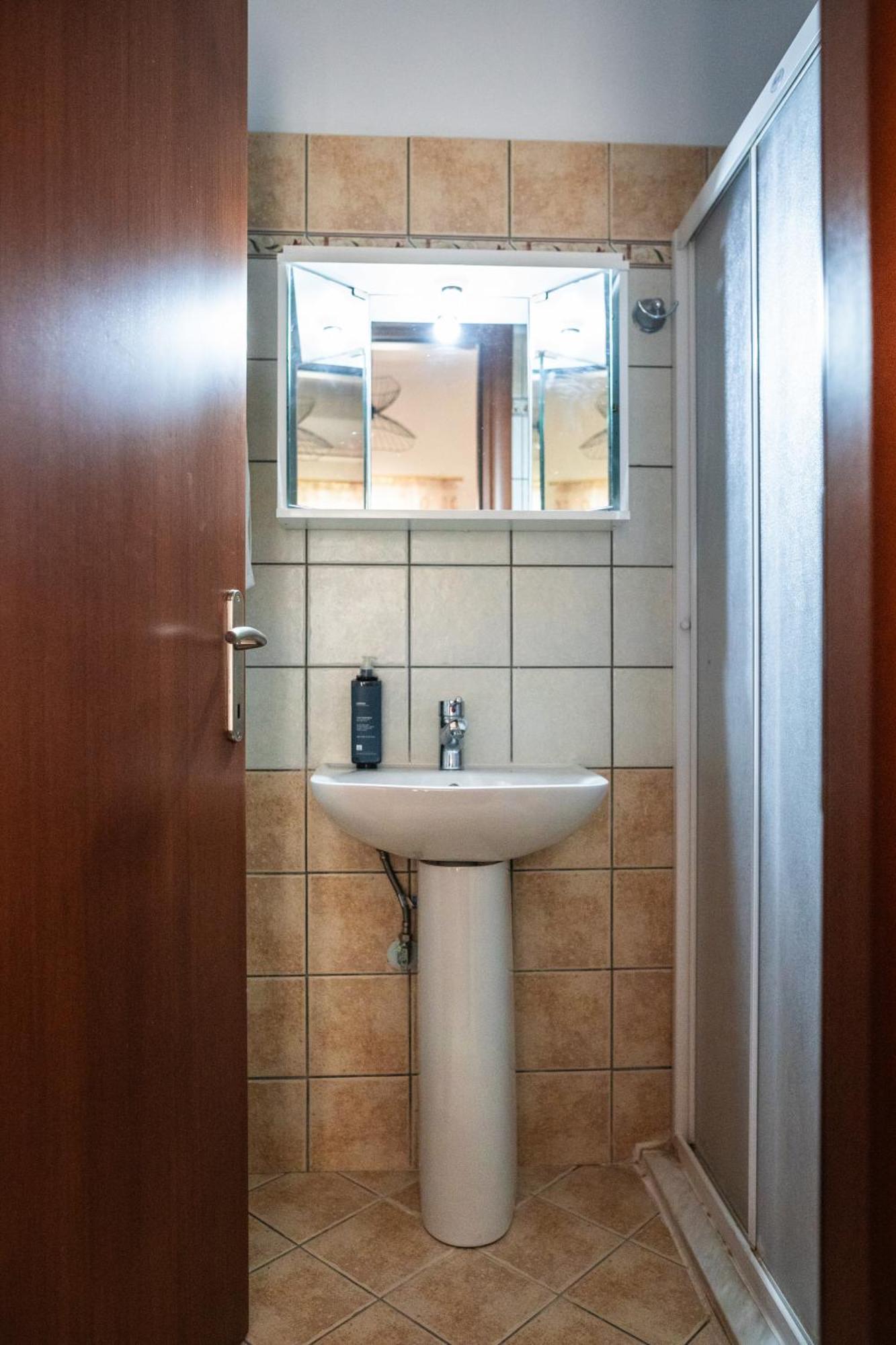 Pigeon House Apartment Plataria