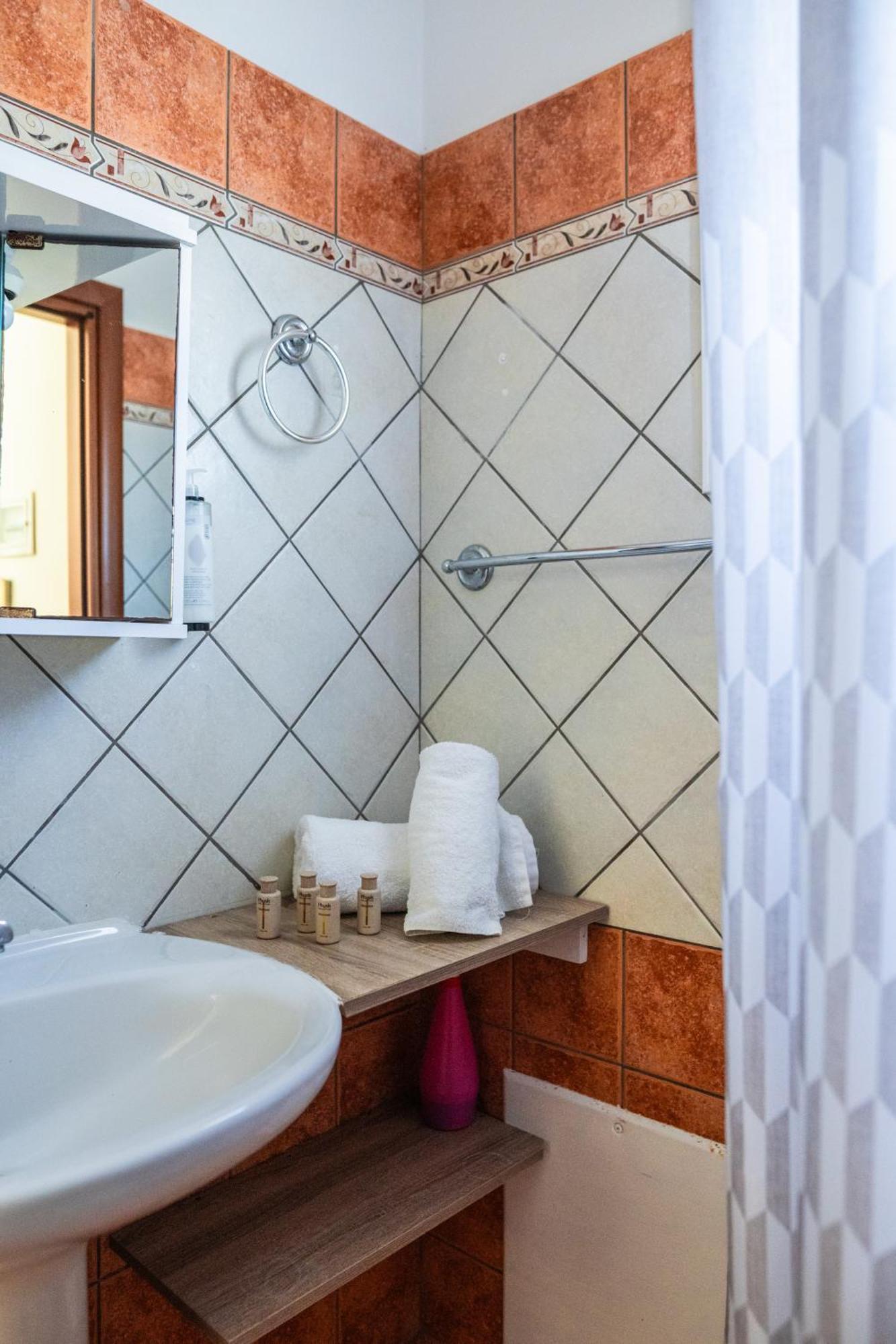 Pigeon House Apartment Plataria