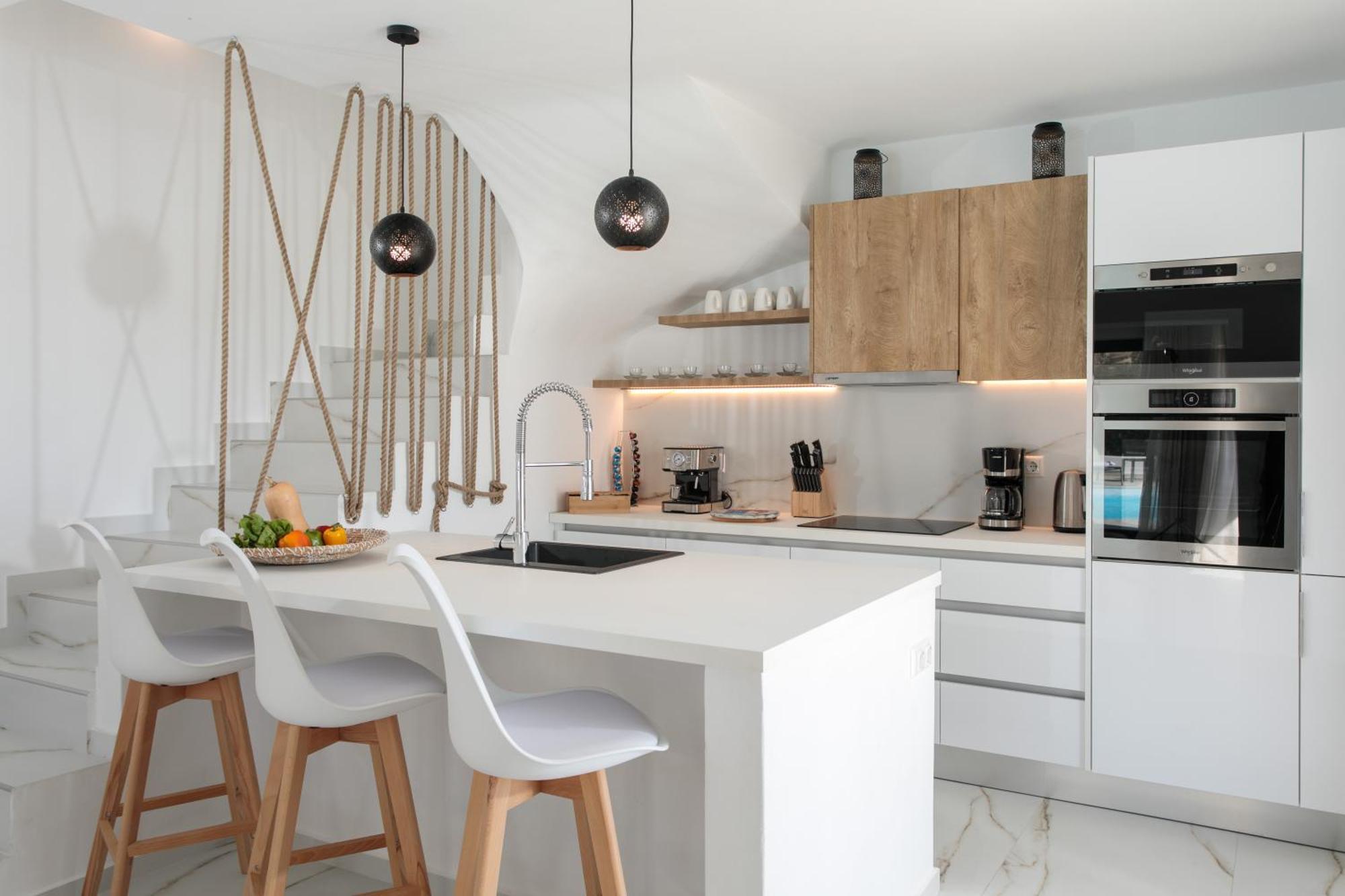 Milagro 4br With Sea View Mikri Vigla