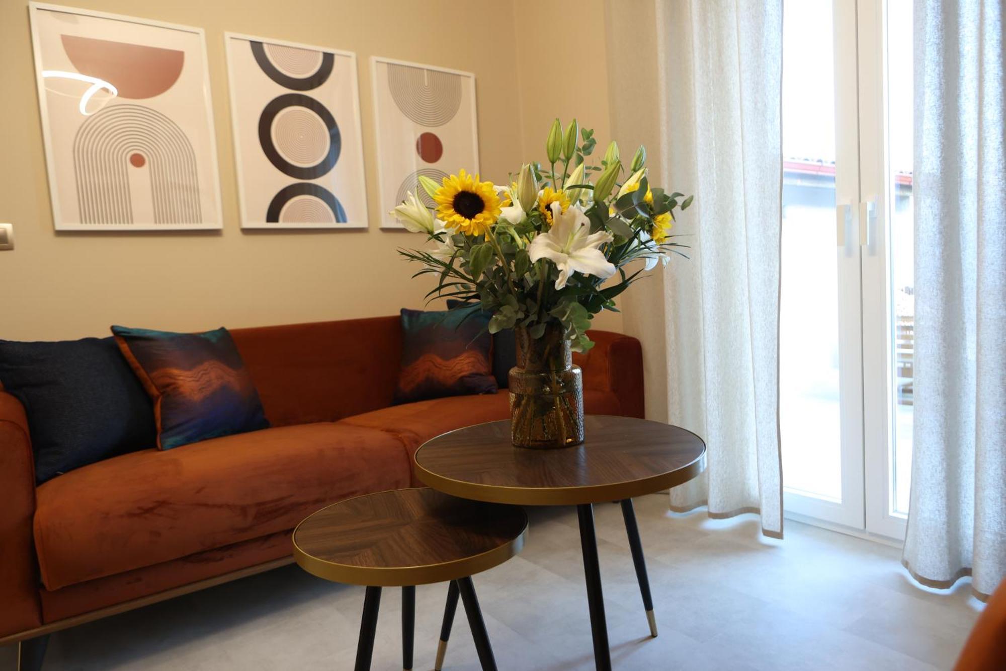 ε121 Luxury Apartment