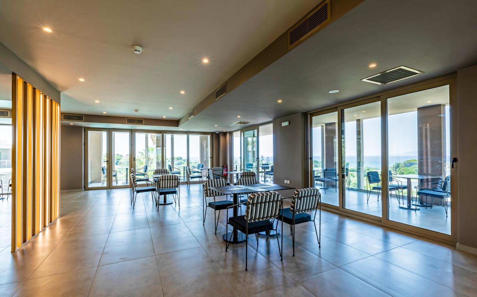 White Olive Premium Lindos Hotel 4*