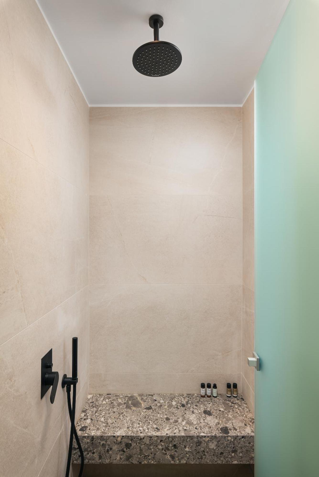 Raviewha Luxury Apartment