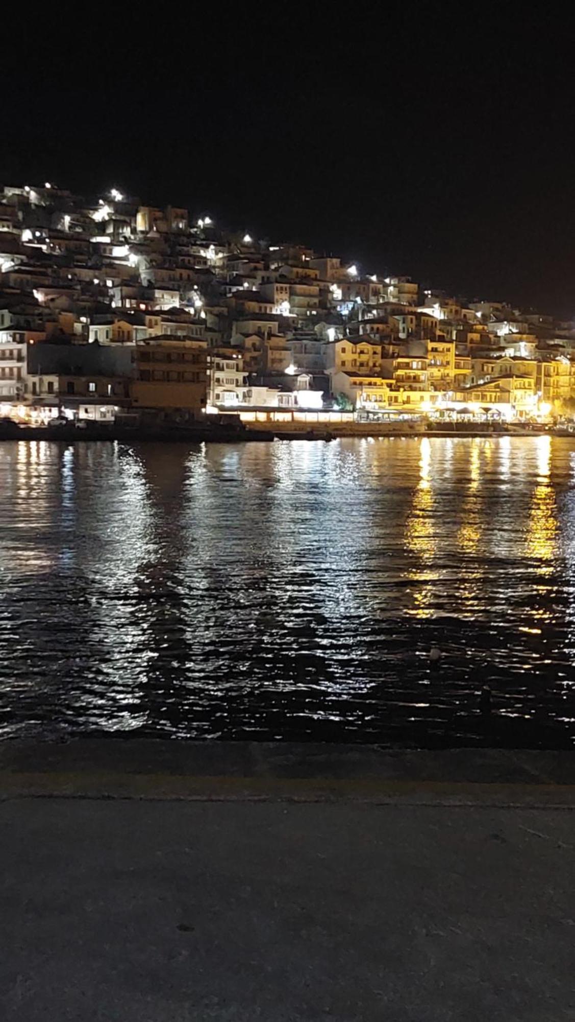 Dolphins * Plomari