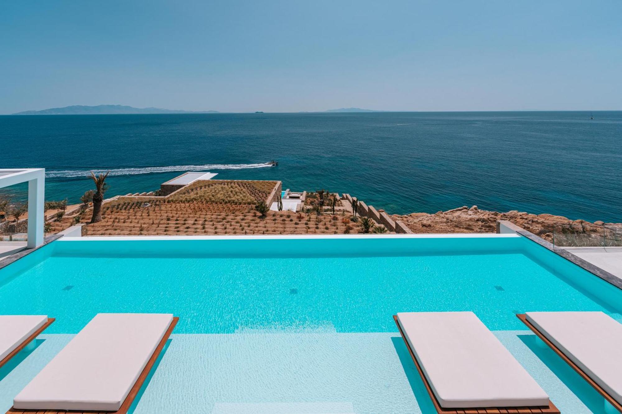 Splendid Mykonos Waterfront Villa *