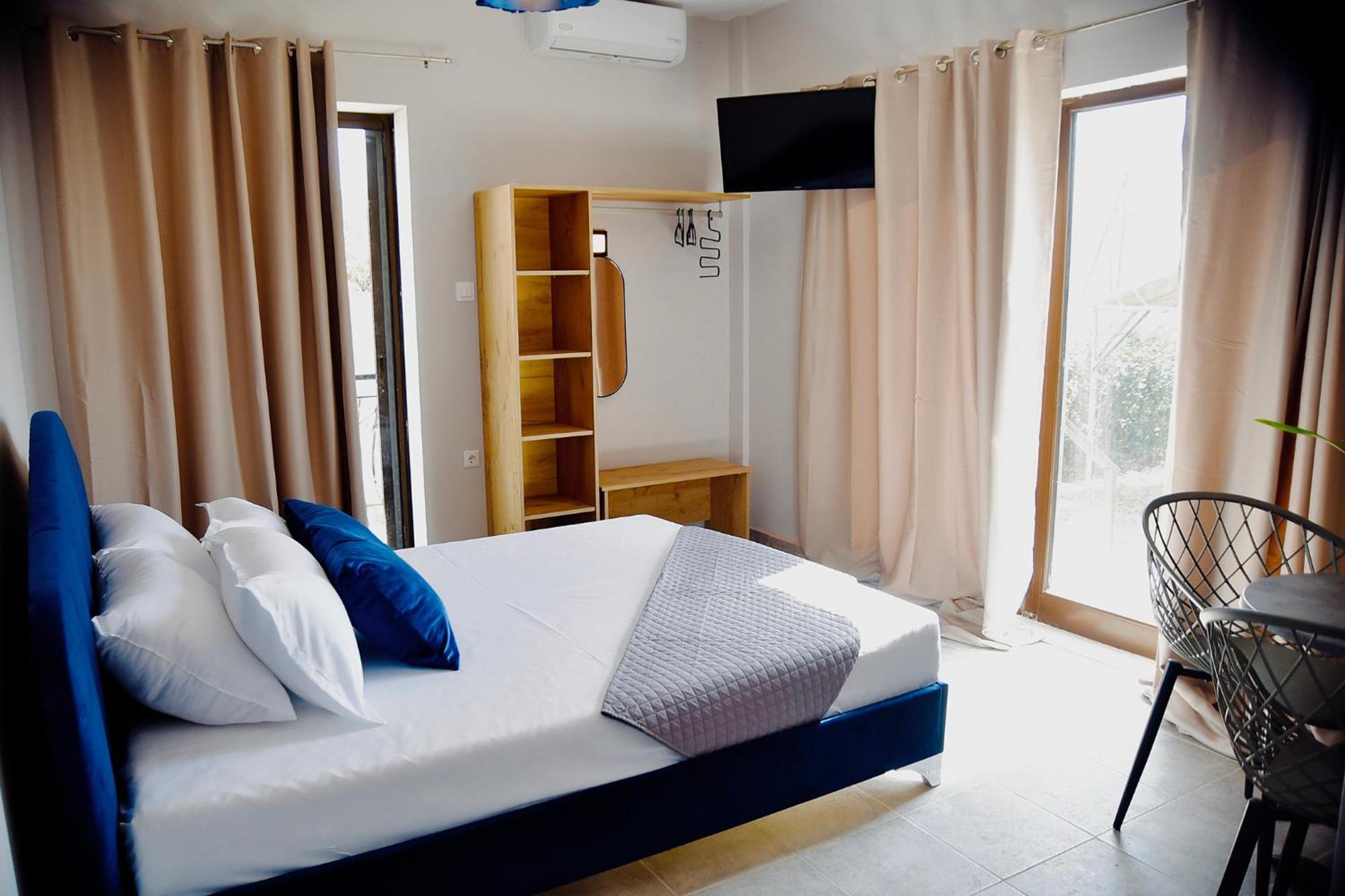 Nine 9 Beachfront Apartment Nea Kallikrateia