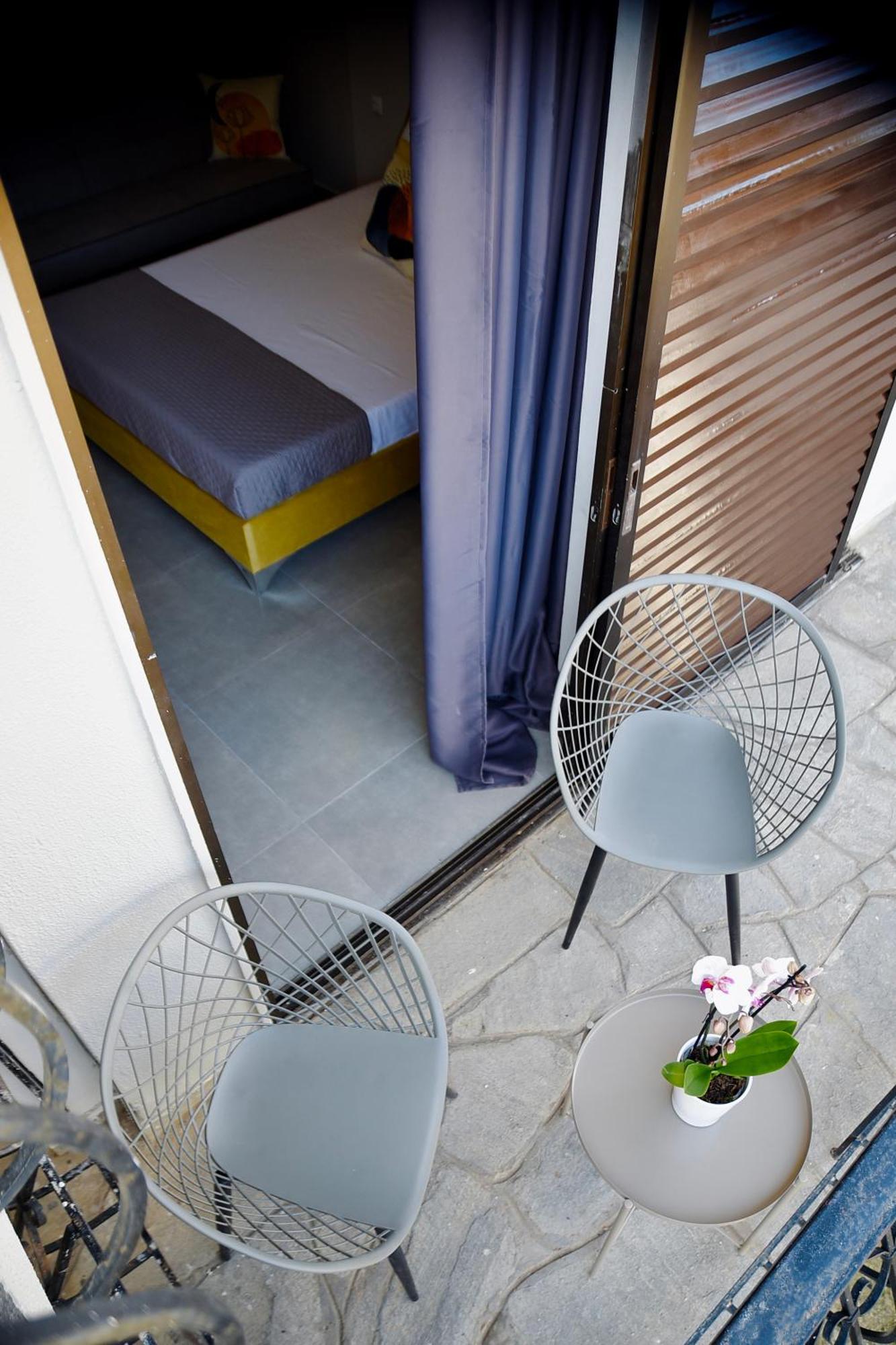 Nine 9 Beachfront Apartment Nea Kallikrateia
