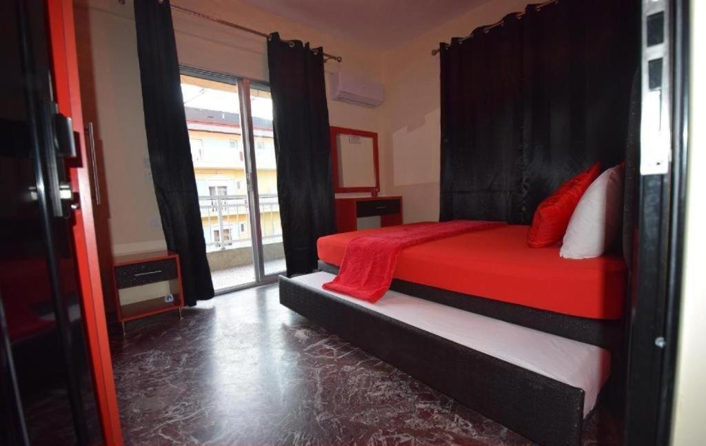 Vesna Luxury & Michel Ap 9 *