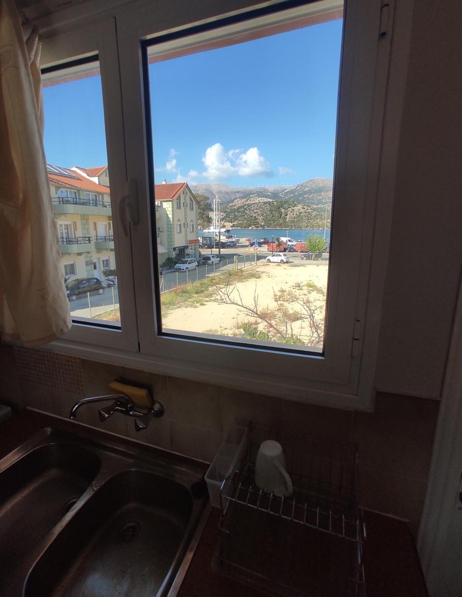 Apartment Ourania *