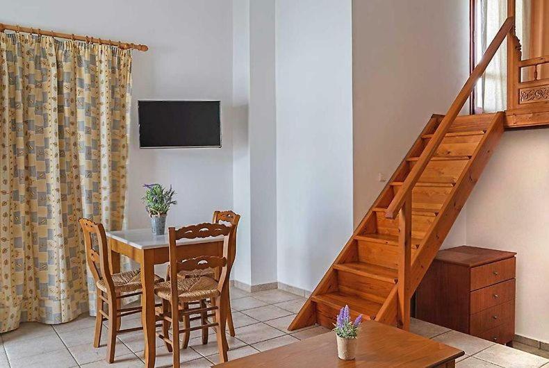 Horizon Skyrian House Skyros