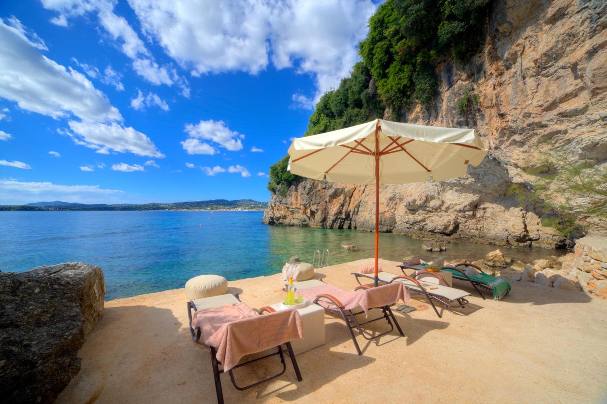 Domina - Private & Tender Platform Villa Pyrgi (Corfu)