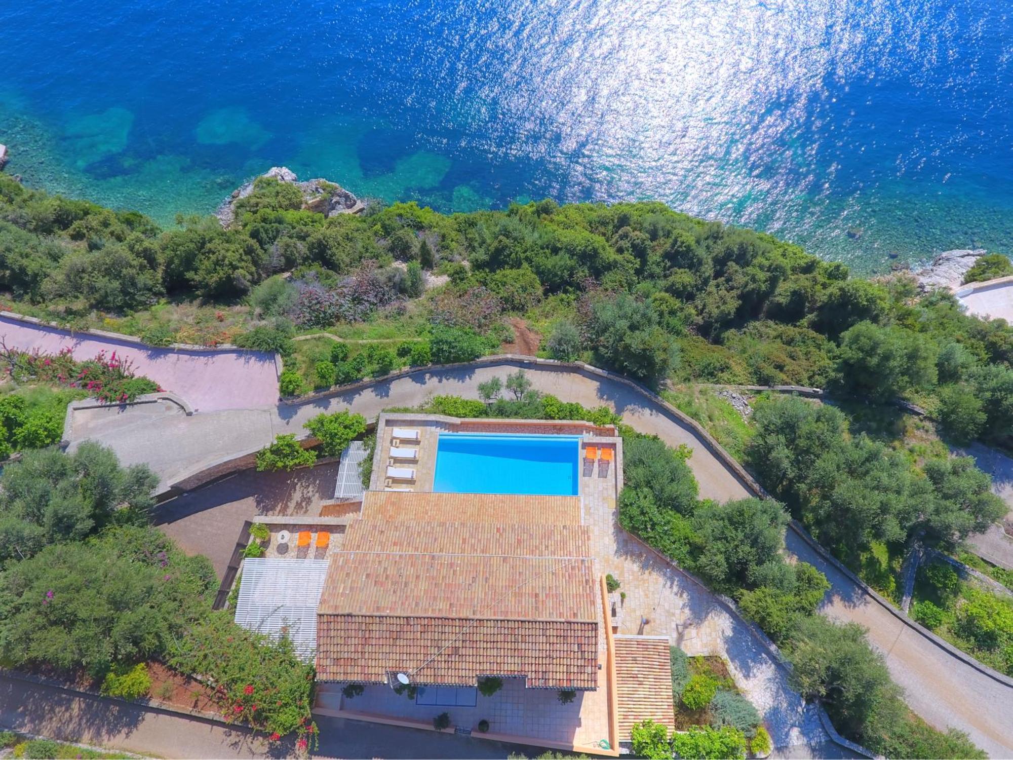 Villa Domina - Private & Tender Platform