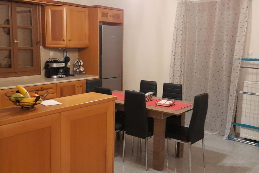 παραθαλάσσιο με θέα τον κόλπο βάρης *