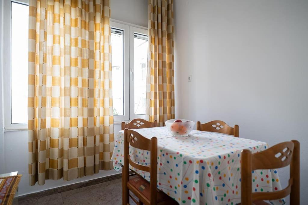 Theoni Apartment *
