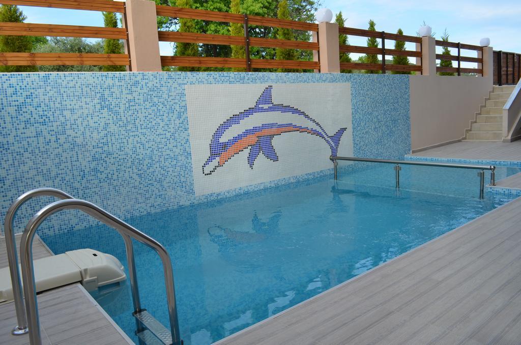 Thassos Grand & *