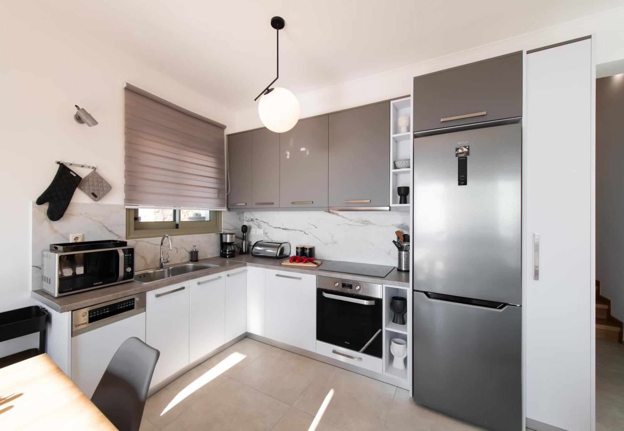 Sunset House * Athanion