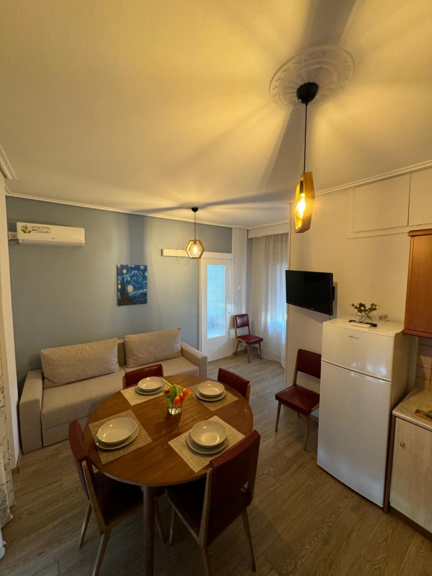 Elena's Seaside Apartment *