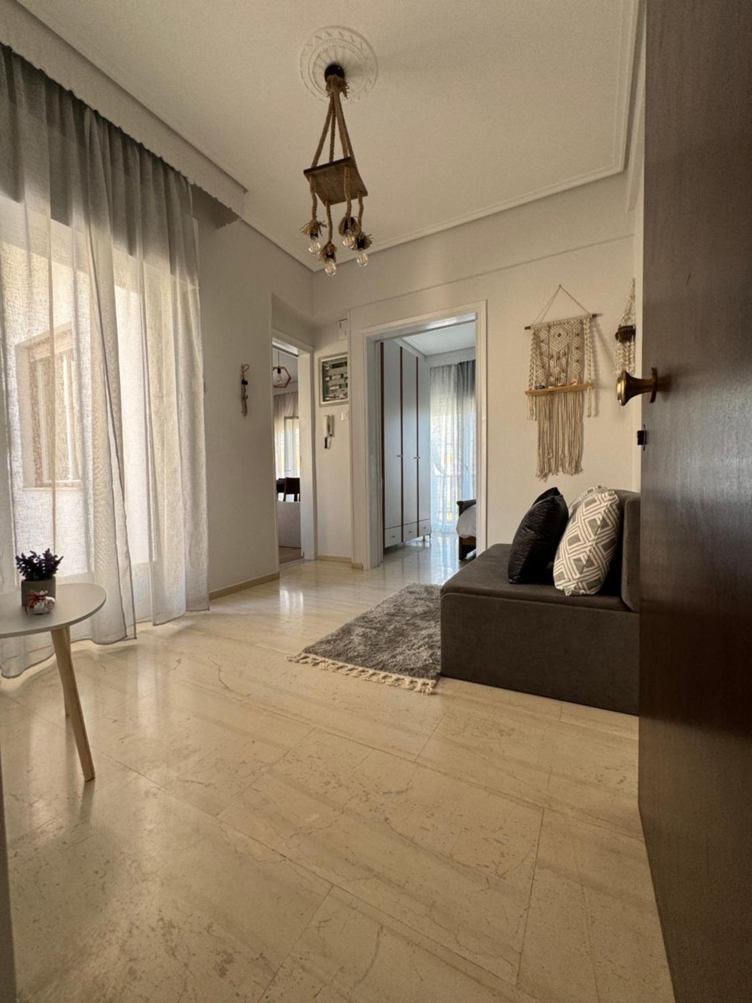 Elena's Seaside Apartment