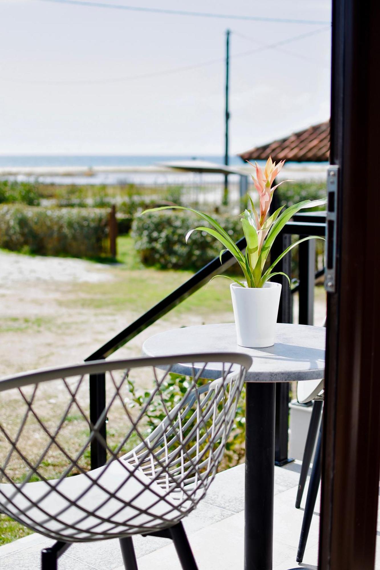 Nine 9 Beachfront Nea Kallikrateia