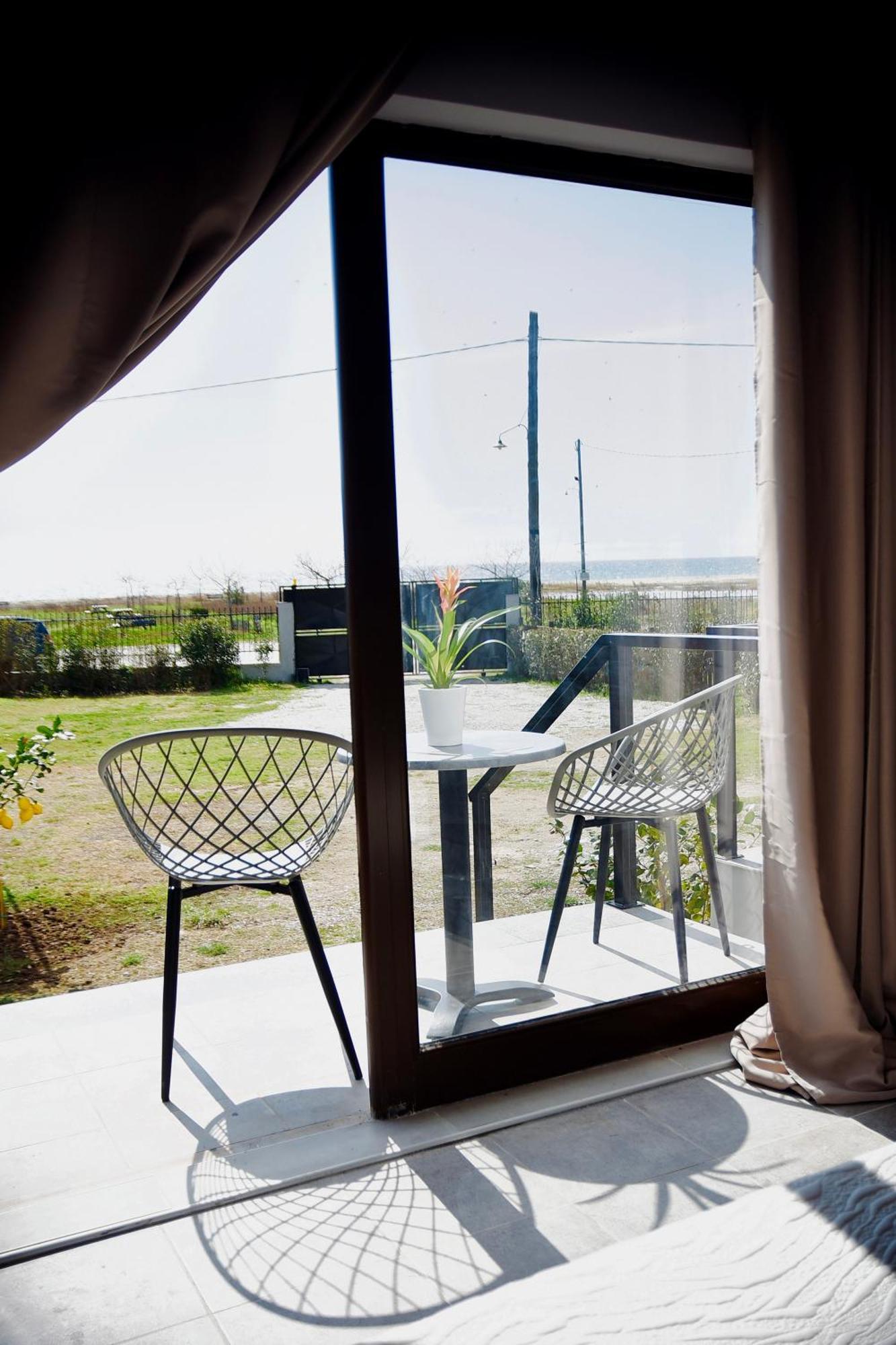 Apartment Nine 9 Beachfront *