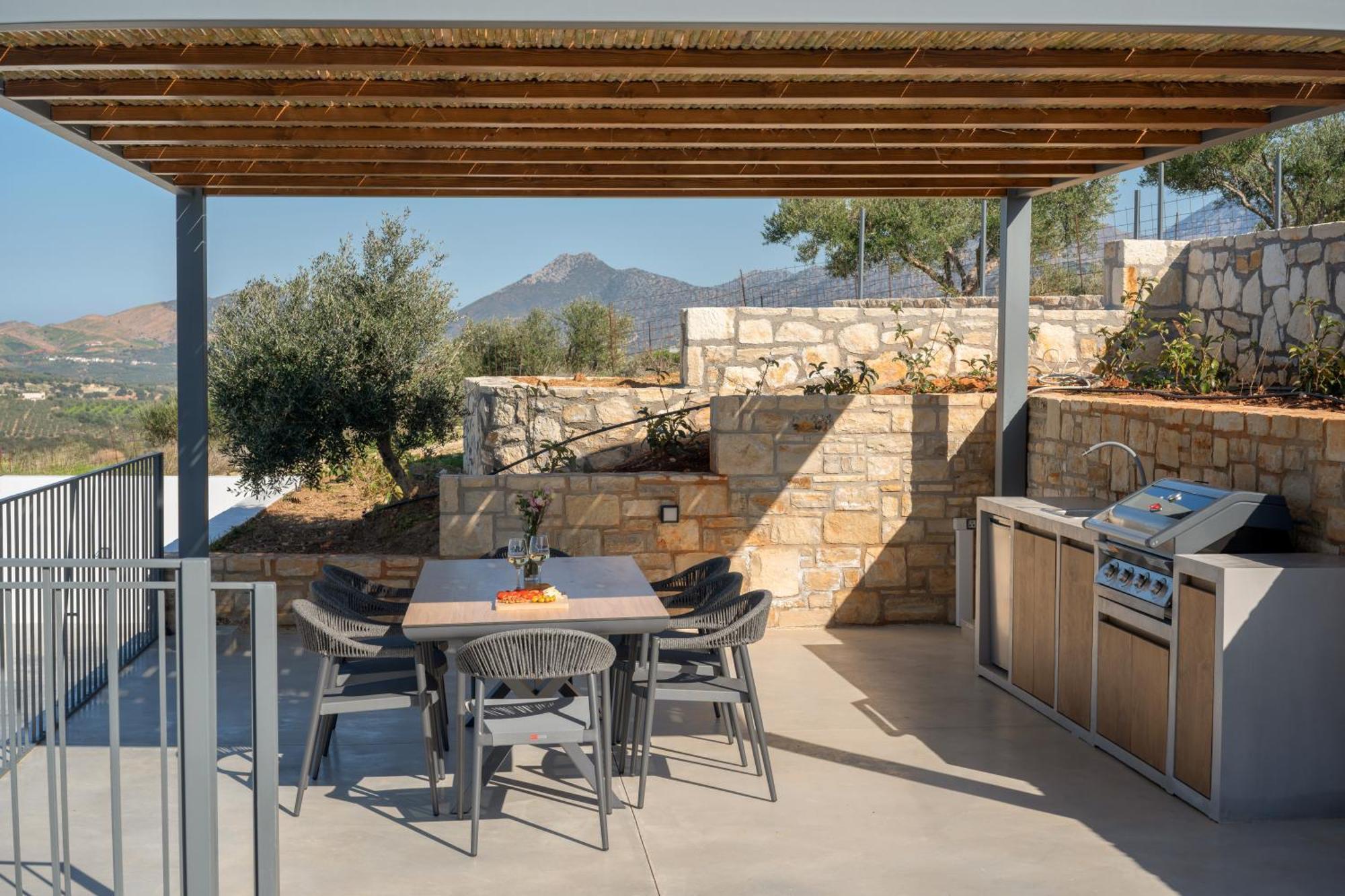 Skyline Villas, By Hellocrete Villa