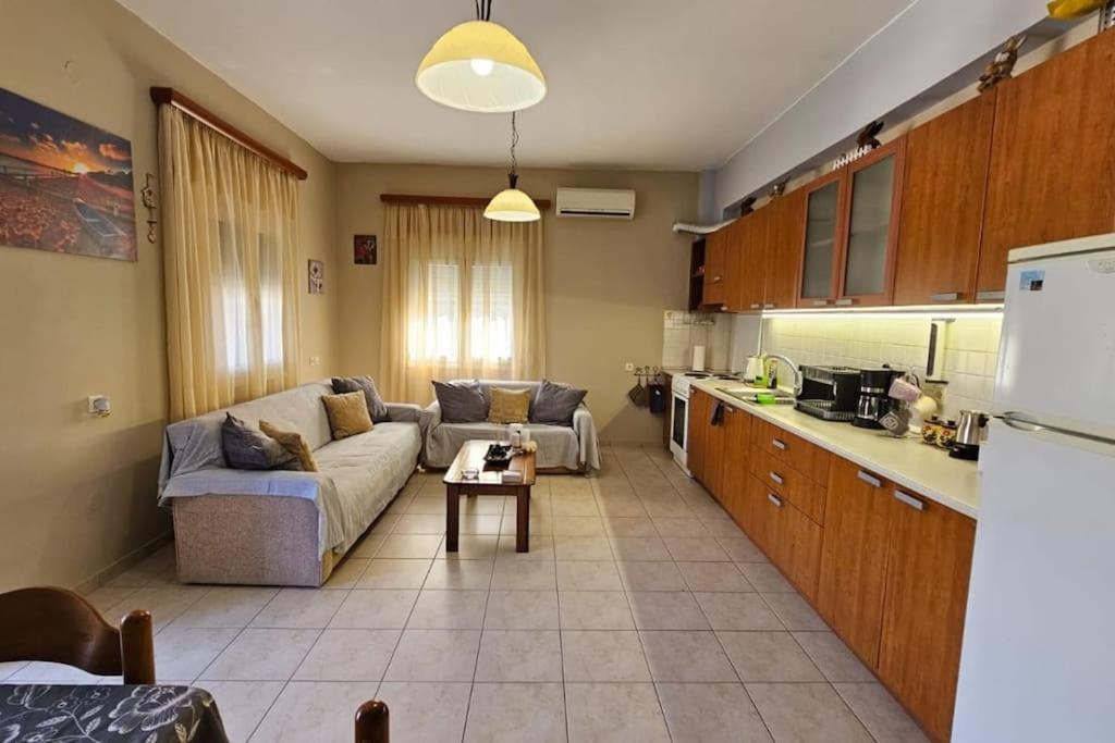 Beachfront Cozy Sea View Lygaria Apartment *