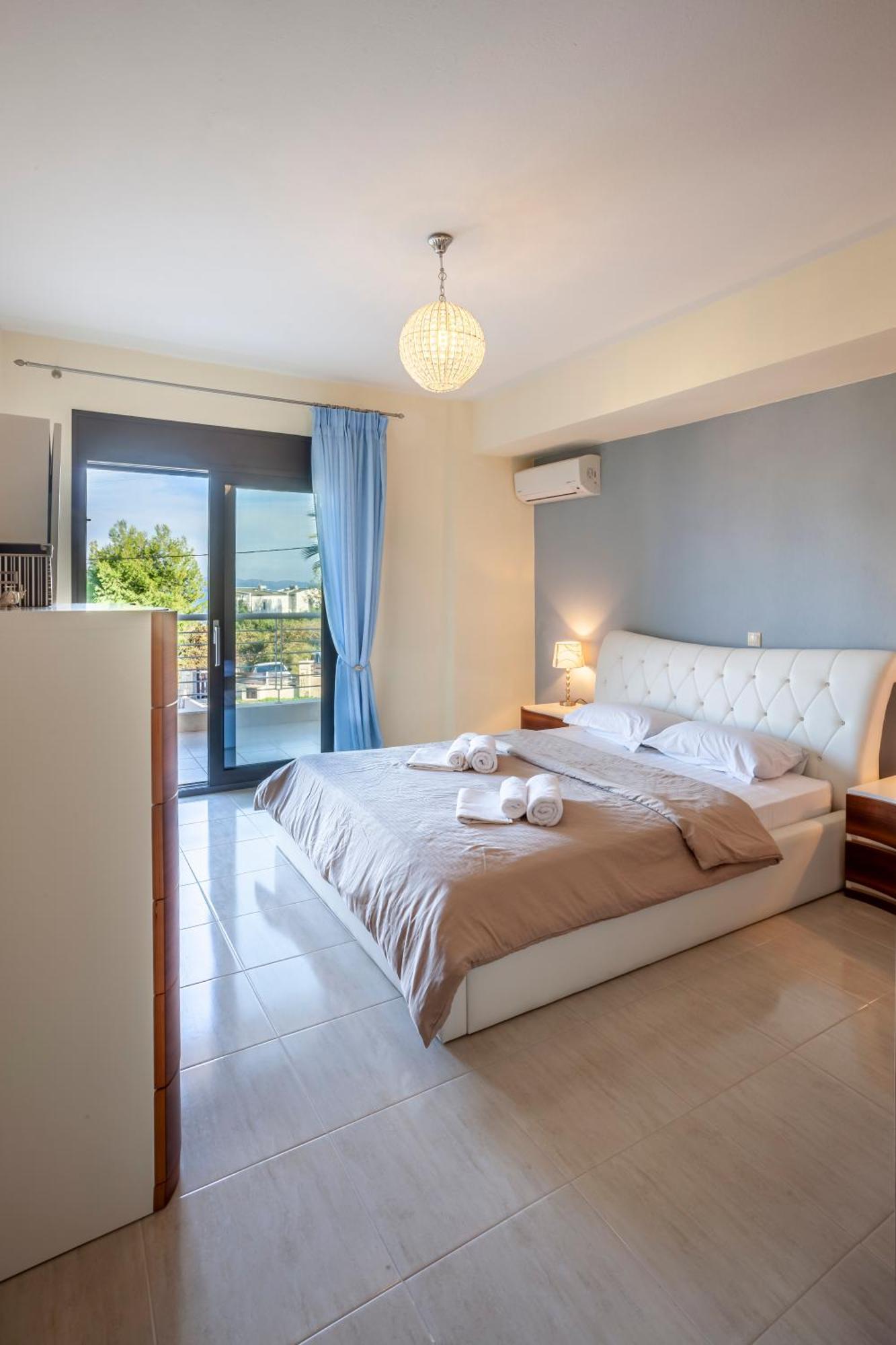 Perfect View Deny With 6 Bedrooms And Heated Pool * Hanioti