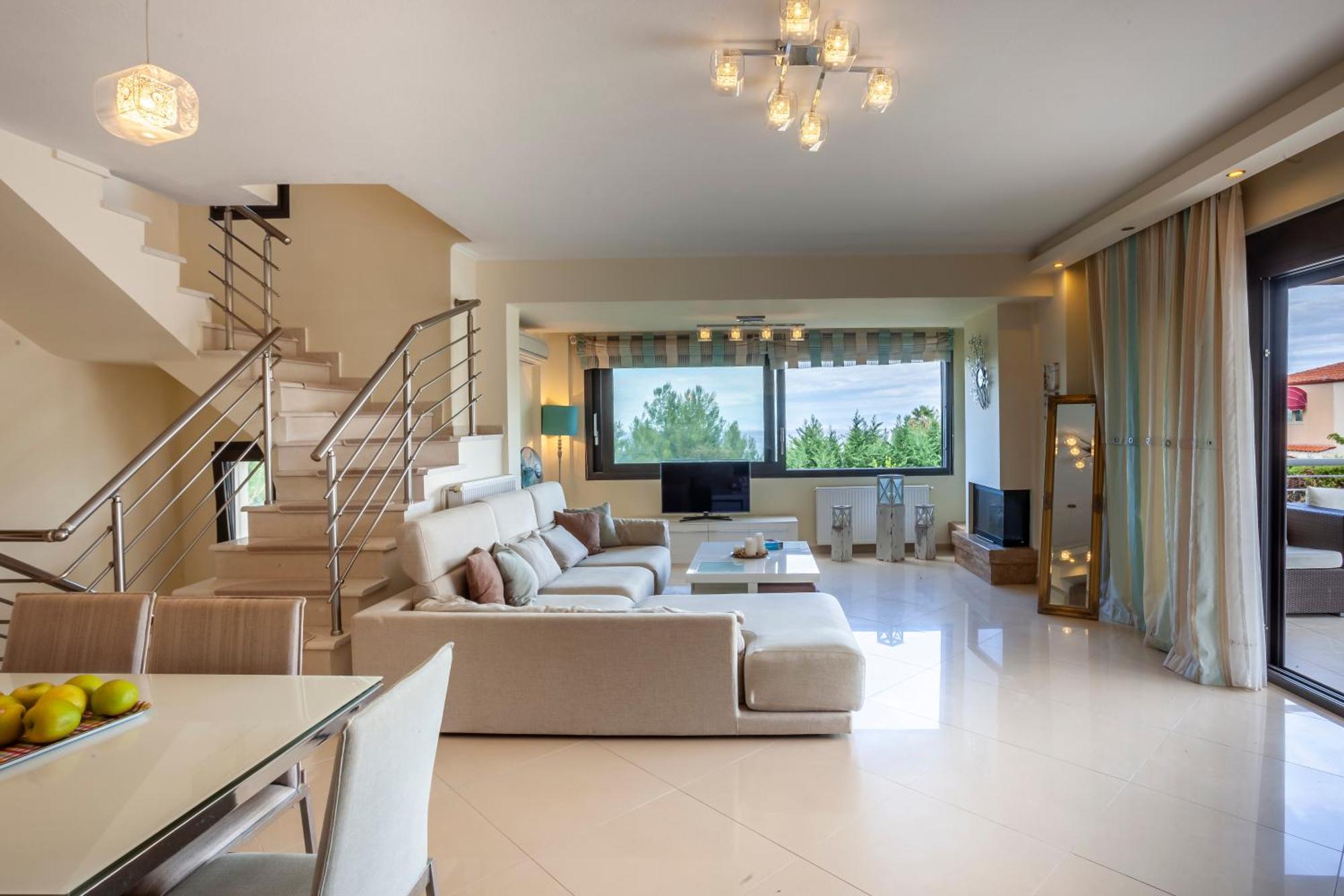 Perfect View Deny With 6 Bedrooms And Heated Pool Villa