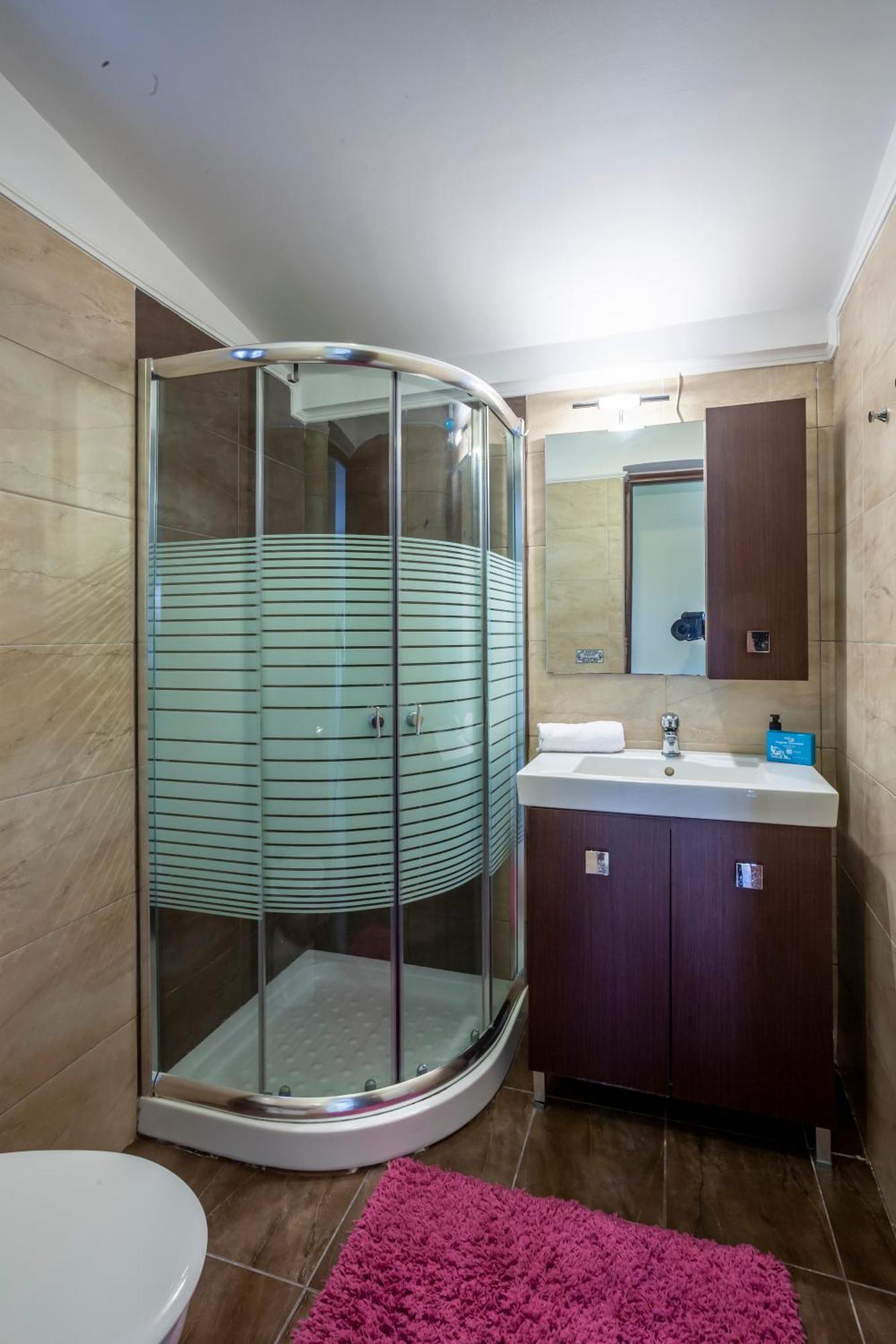 Perfect View Deny With 6 Bedrooms And Heated Pool Villa