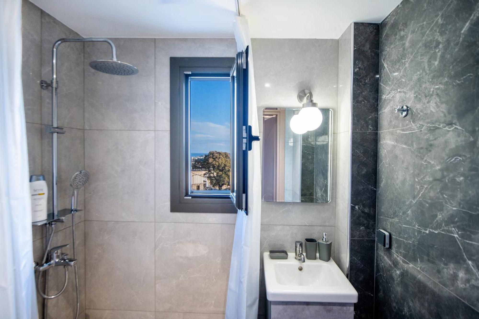 E&a Luxury With Sea View Apartment