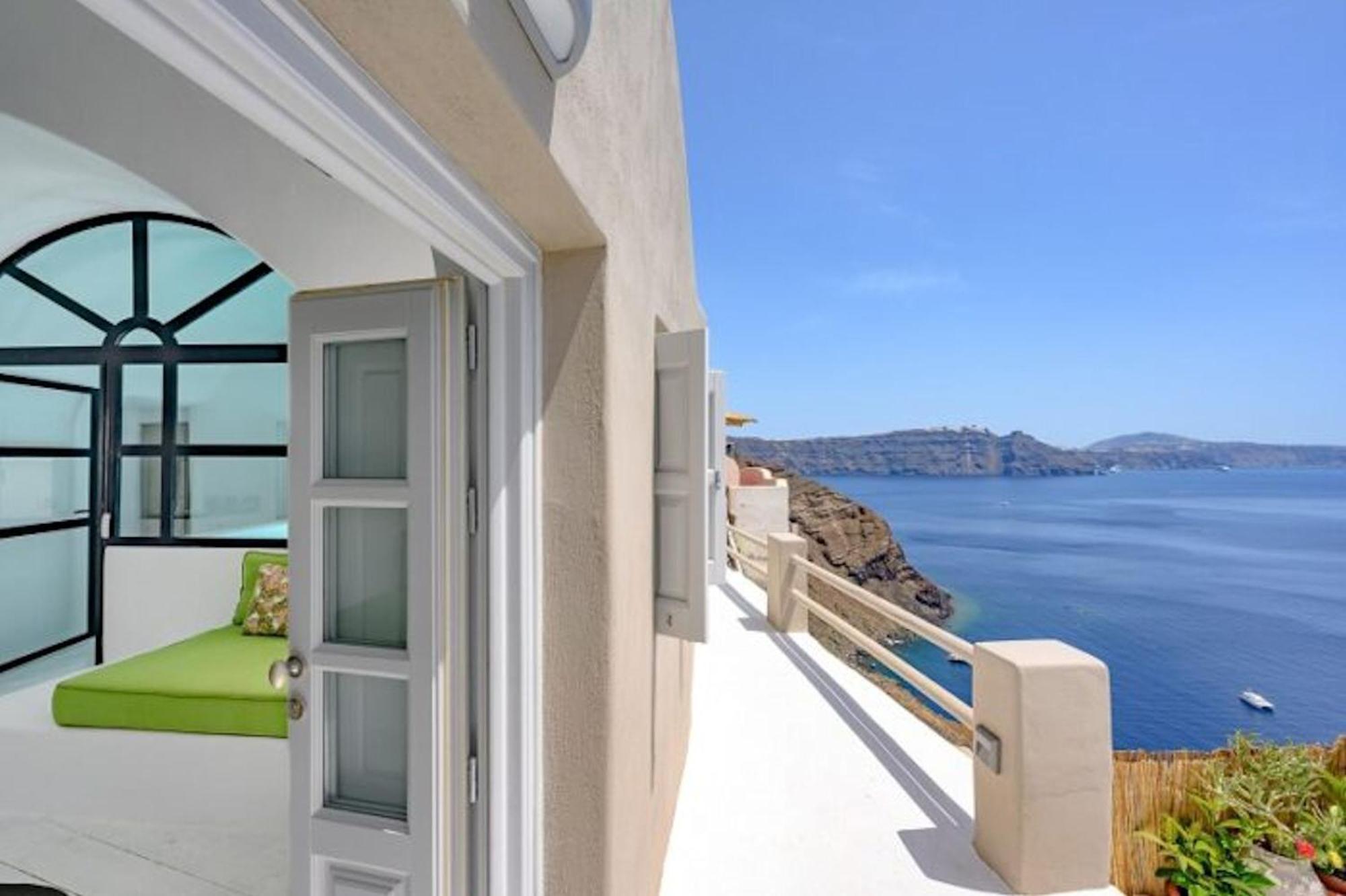 Stunning Santorini Villa 1 Bedroom Villa Supreme Private Heated Plunge Pool Beautiful Caldera Sea Views Oia Villa