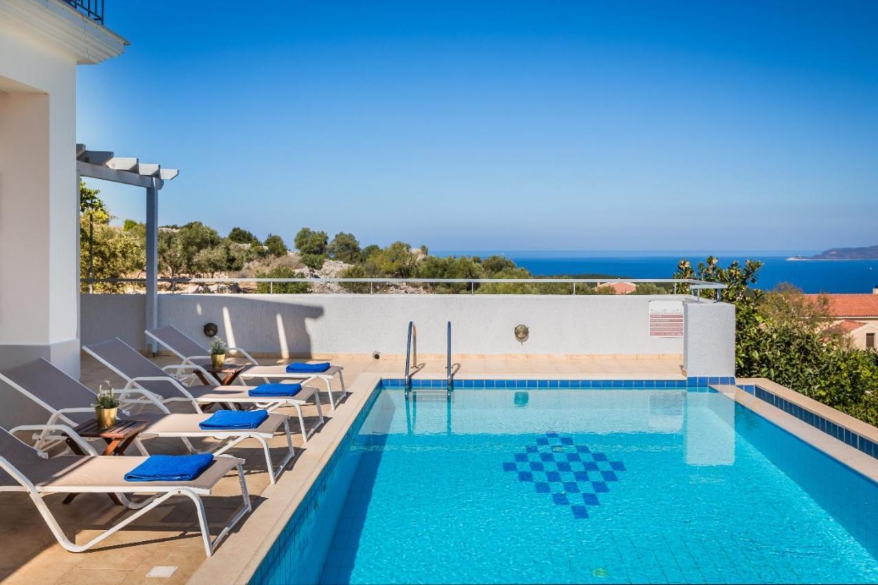 Villa Evanthia By Vintage Travel