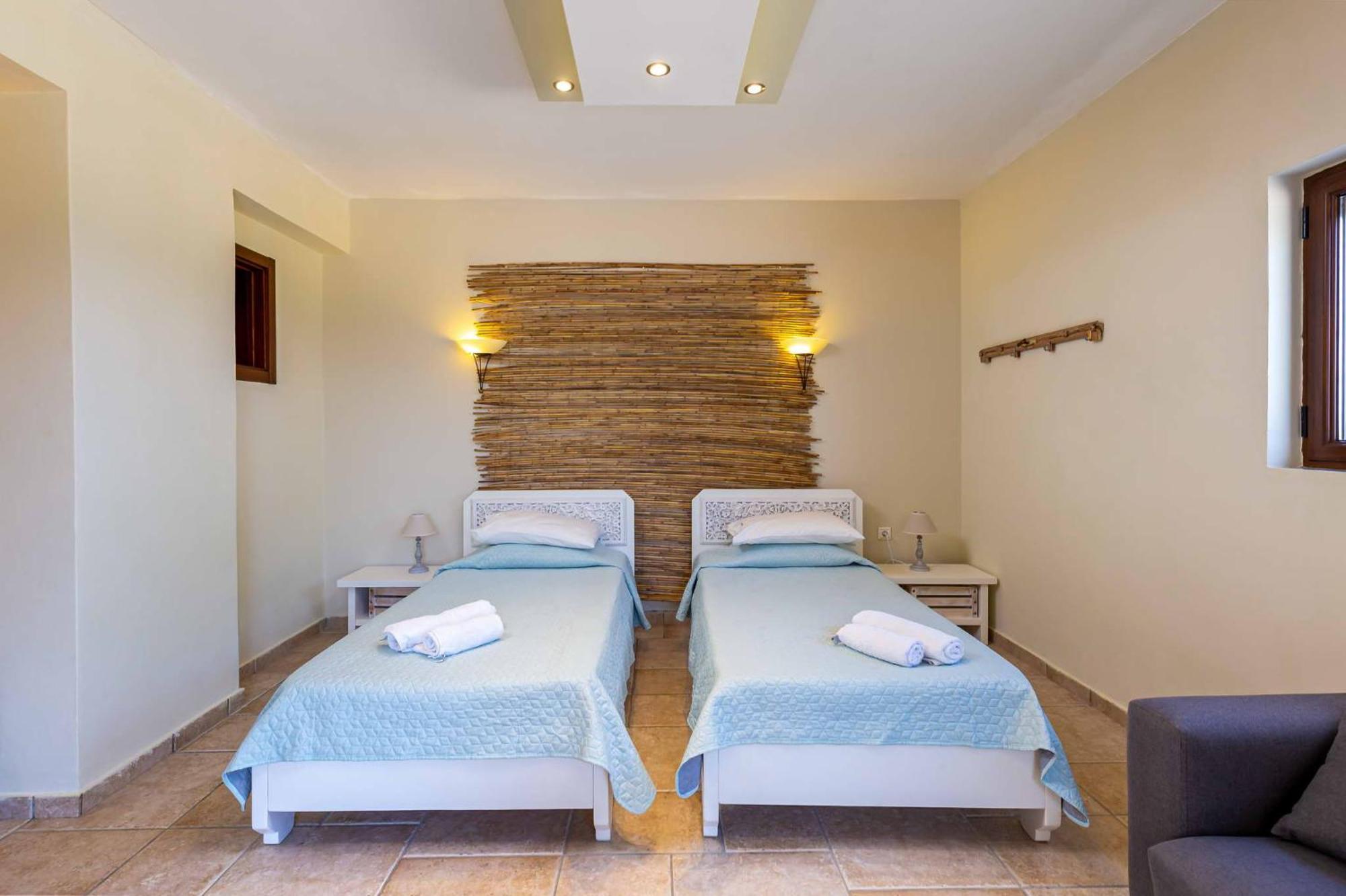 Ionia With Pool And Sea View *