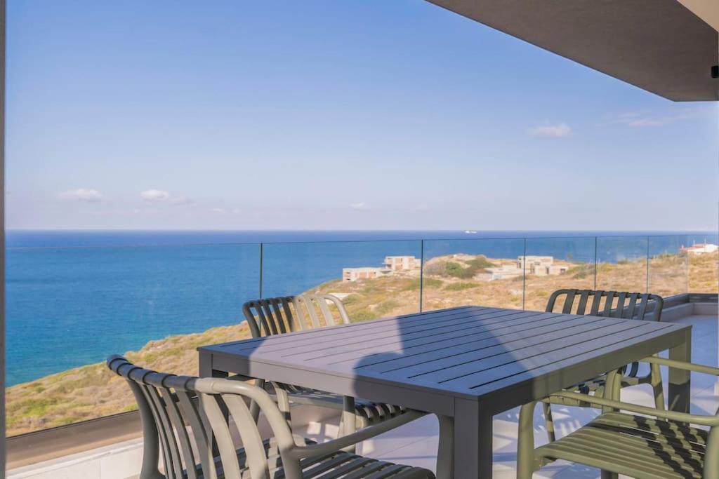 Endless View Luxury By The Sea Apartment *