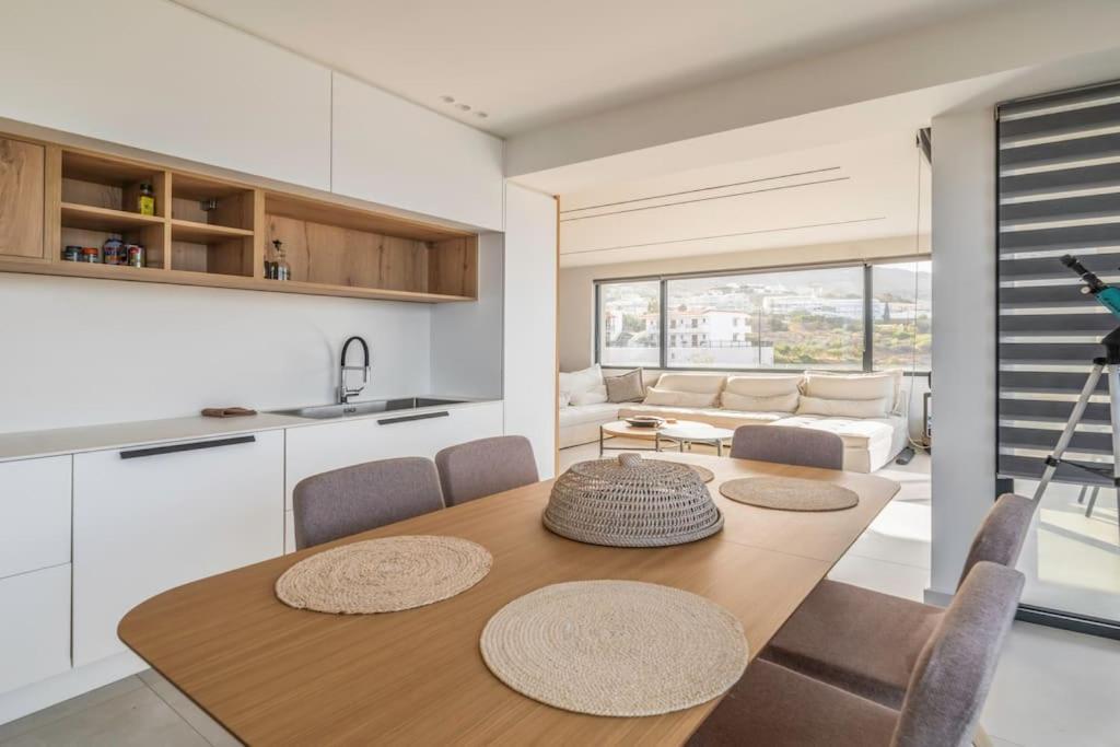 Endless View Luxury By The Sea Apartment