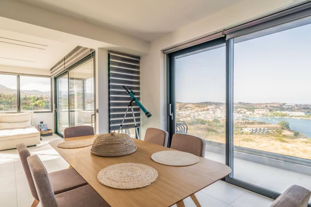 Endless View Luxury By The Sea Apartment *