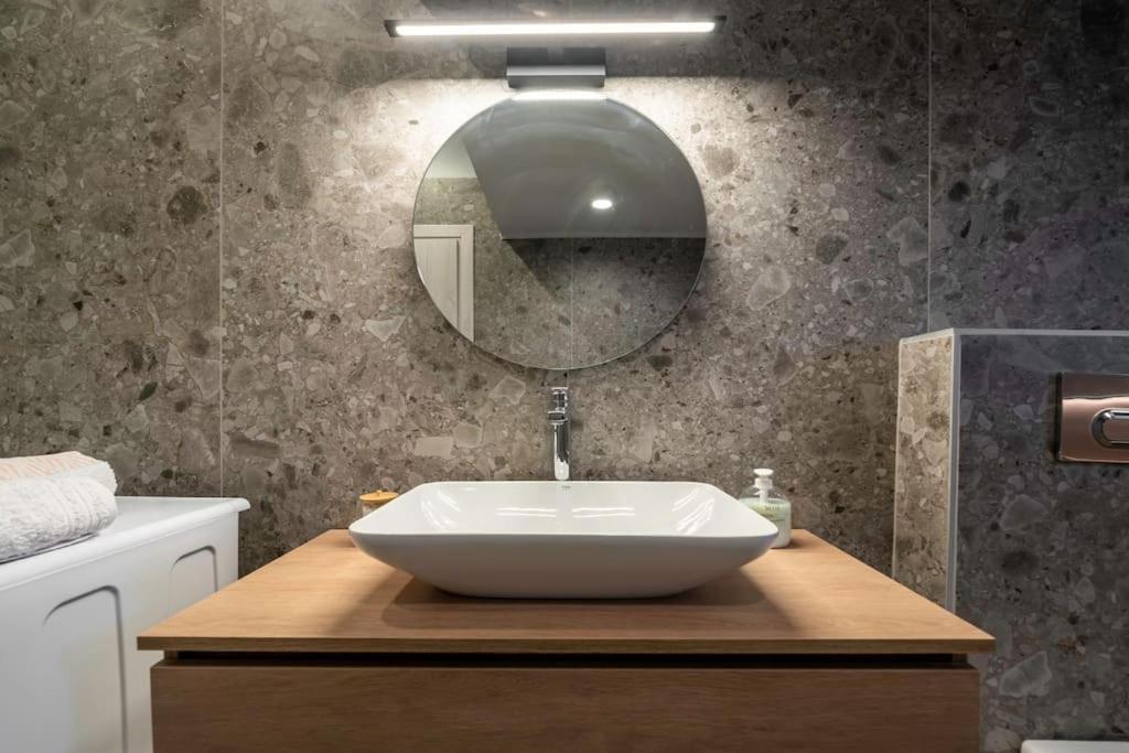 Endless View Luxury By The Sea Apartment Agia Pelagia (Crete)