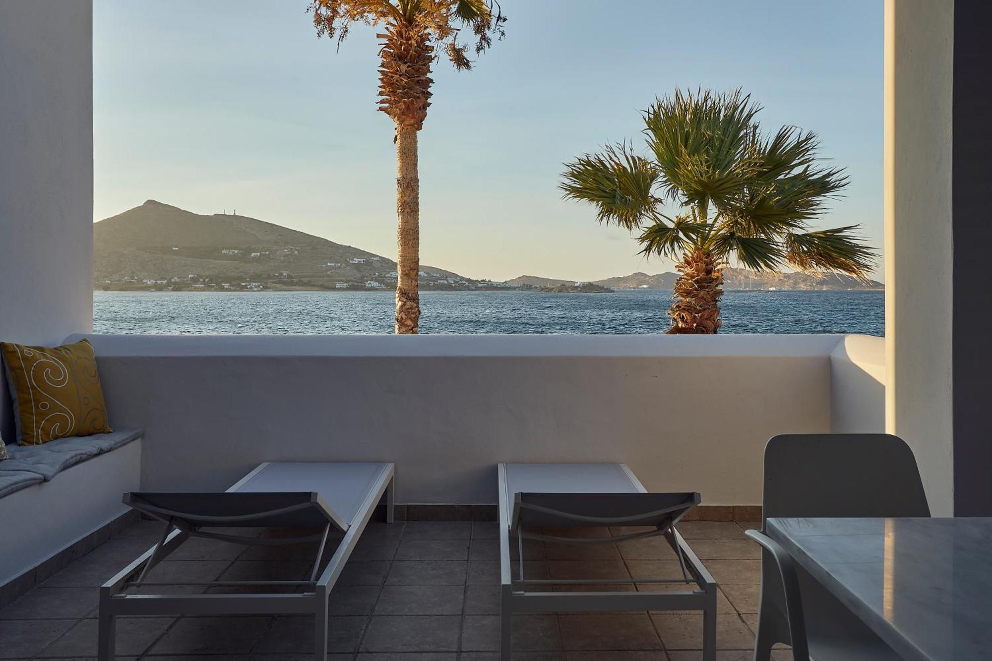 Art Group Living Apartment Naousa (Paros)