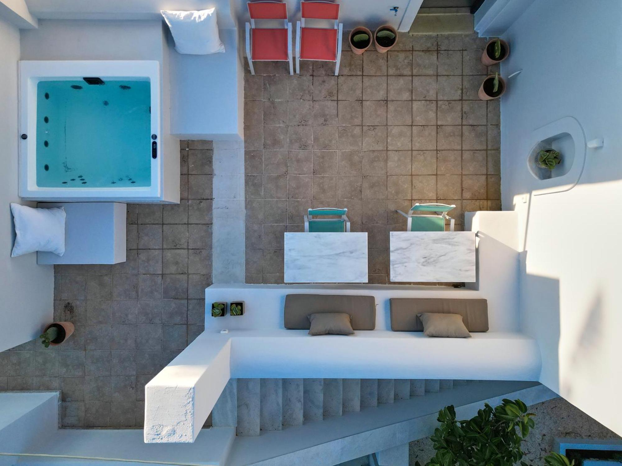 Art Group Living Naousa (Paros)