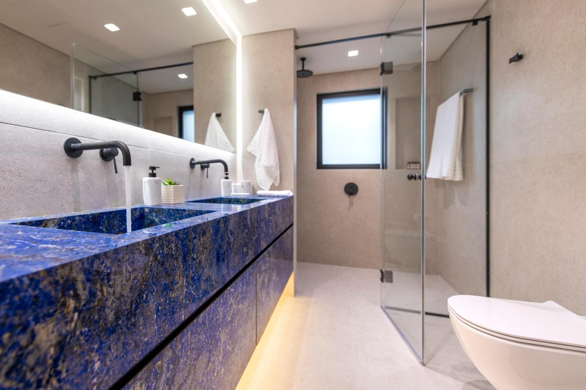 Opulent Penthouse 1 *