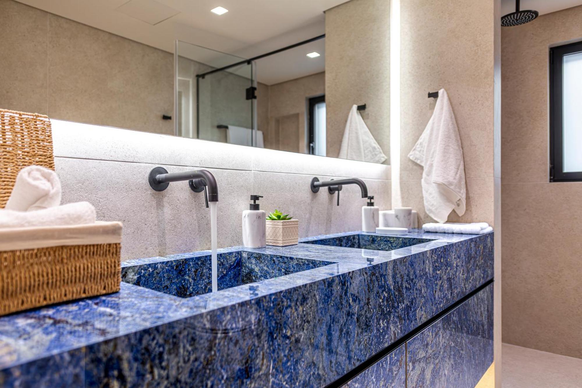 Opulent Penthouse 1 Vari (Attica)