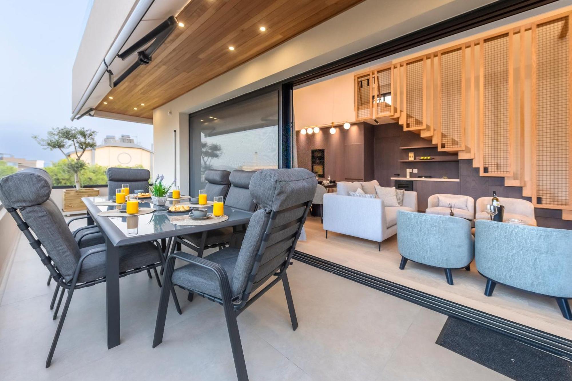 Opulent Penthouse 1 *