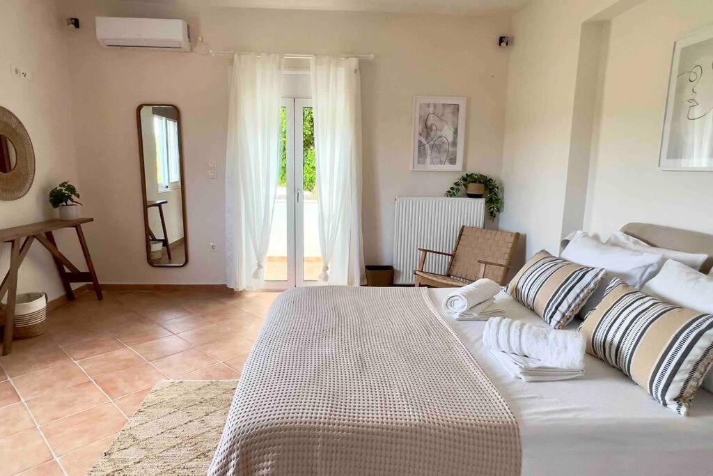 Oinoni Villa