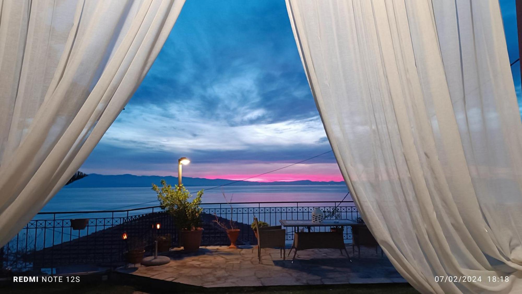 Holiday home Mesonisi με υπέροχη θέα στον παγασητικό!! *